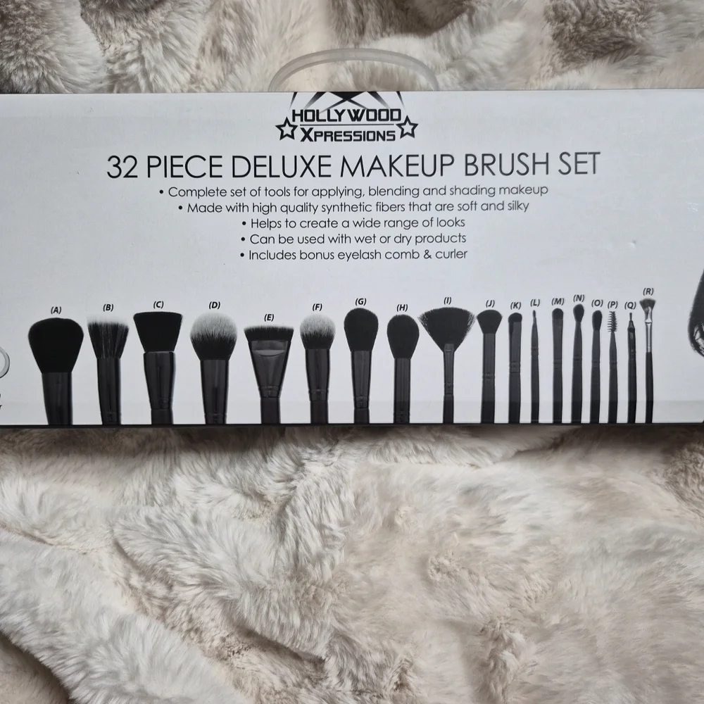 Cheetah Print Makeup Brushes Deluxe Makeup Brush Set 32 Piece Hollywood Xpressio